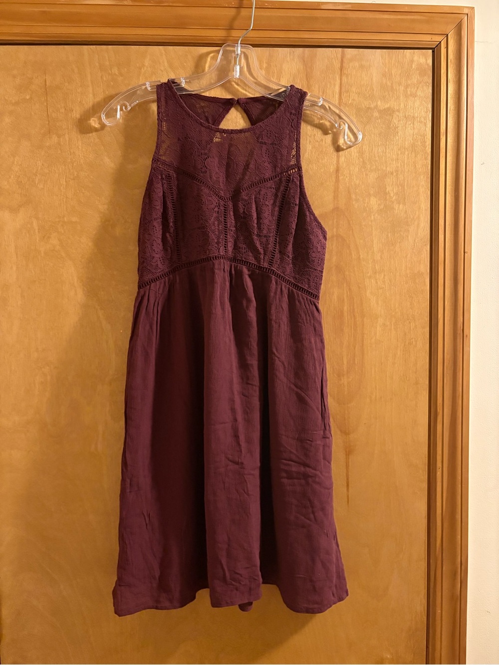 Abercrombie & Fitch Maroon Sweetheart Neckline Lace Dress